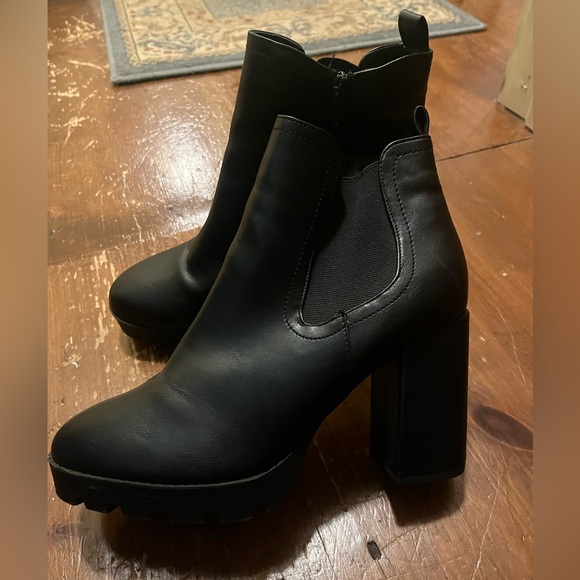 Black Chunky Heel Ankle Boots - Picture 3 of 3